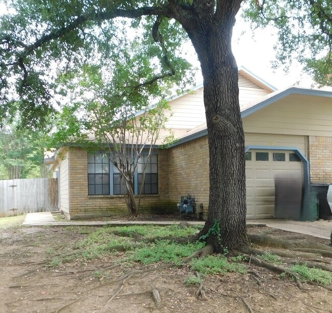 property at 2027-2027 Redwing Way