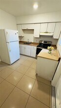 16021 NE 18th Pl in North Miami Beach, FL - Building Photo - Building Photo
