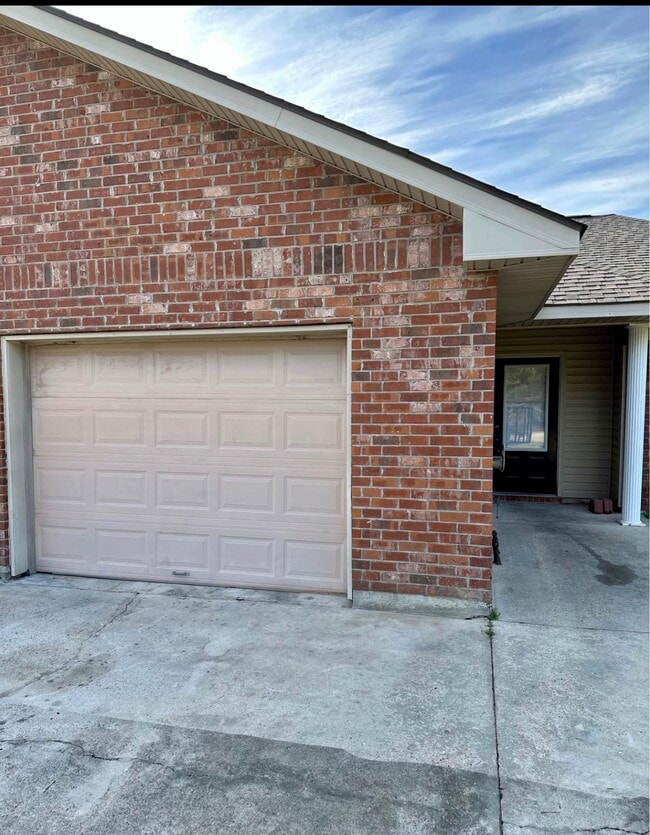 48011 Laura Rogers Rd, Unit B