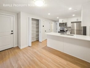 102 Silverton Glen Gate SW in Calgary, AB - Building Photo - Building Photo