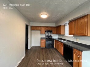 620 Woodland Dr in Midwest City, OK - Building Photo - Building Photo