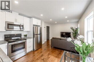 35 Niagara St in St Catharines, ON - Building Photo - Building Photo