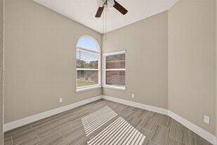 6619 Misty Dale Dr in Katy, TX - Building Photo