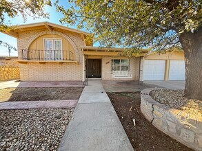 5700 Prince Edward Ave in El Paso, TX - Building Photo - Building Photo