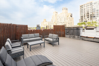 Stylish 3/4BD Apartments (+Rooftop&Backyard) in New York, NY - Building Photo - Building Photo