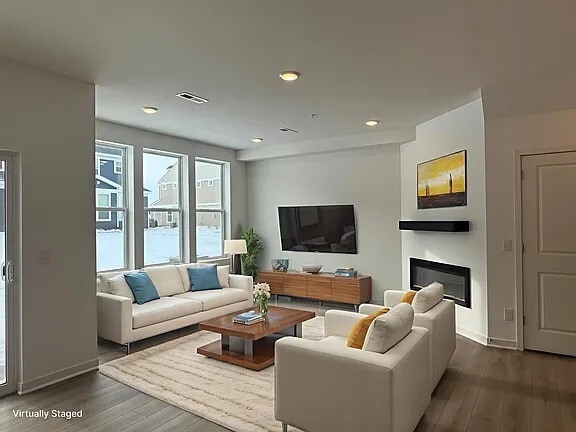 property at 4748 Airlake Curv