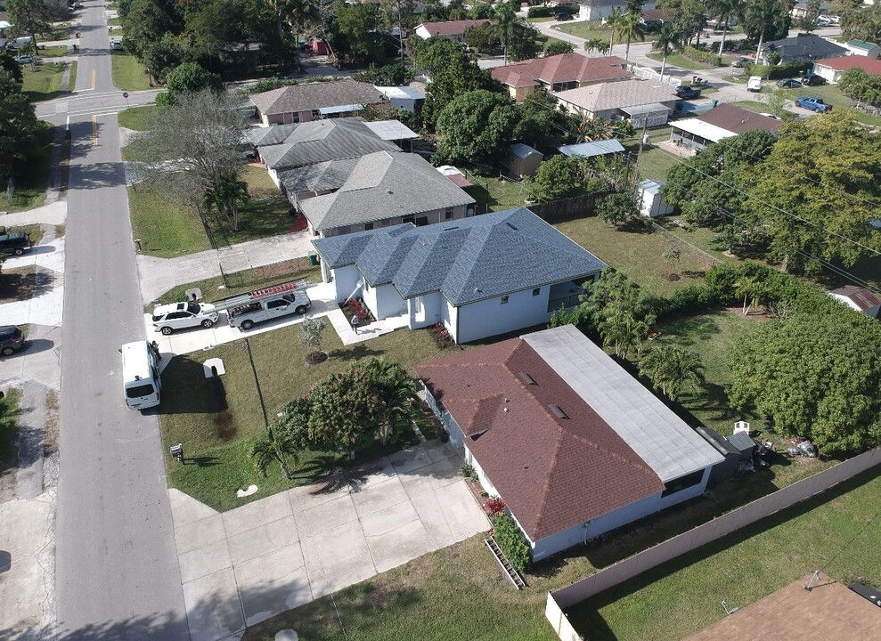 5313 Martin St in Naples, FL - Building Photo