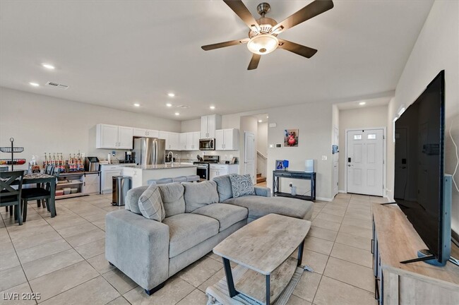 7807 Rachelis St in North Las Vegas, NV - Building Photo - Building Photo