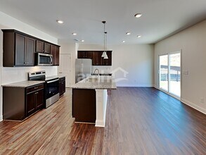 548 Smt Vw Ln in Canton, GA - Building Photo - Building Photo