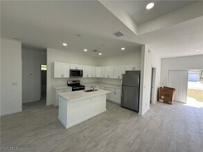 1115 Cove St E in Lehigh Acres, FL - Building Photo - Building Photo