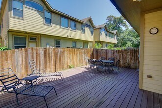 11 Cheswood Manor Court in The Woodlands, TX - Building Photo - Building Photo