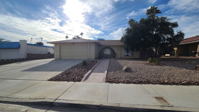 6425 Tanager Way in Las Vegas, NV - Building Photo - Building Photo