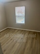 609 S Lakehurst Dr in Olathe, KS - Building Photo - Building Photo