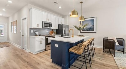 100 Hampton St, Unit 4 in Mcdonough, GA - Building Photo - Building Photo