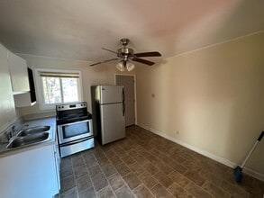 3429 Wichita Pl, Unit 3429-3 in Greensboro, NC - Building Photo - Building Photo