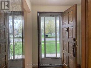 281 Driftwood Ave in Toronto, ON - Building Photo - Building Photo