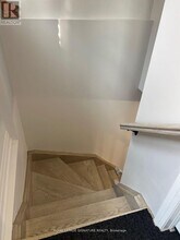 1040 Runningbrook Dr in Mississauga, ON - Building Photo - Building Photo