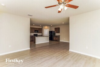 31012 Summer Sun Lp in Wesley Chapel, FL - Building Photo - Building Photo
