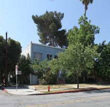 703 E Providencia Ave in Burbank, CA - Building Photo - Building Photo