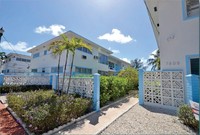 7805 Crespi Blvd in Miami Beach, FL - Foto de edificio - Building Photo