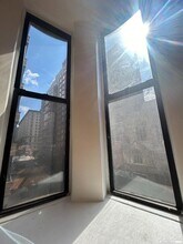 560 W End Ave in New York, NY - Building Photo - Building Photo