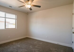 1005 Tortoise Rock Dr in Washington, UT - Building Photo - Building Photo