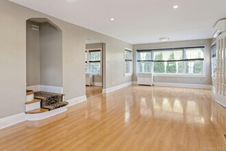 164 Nelson Rd in Scarsdale, NY - Building Photo - Building Photo