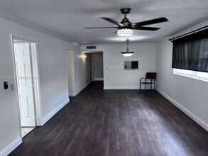 109 SW 1st Ave in Hallandale Beach, FL - Building Photo - Building Photo