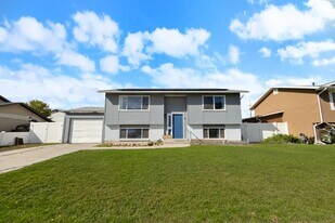 5436 S 5930 W in Kearns, UT - Building Photo