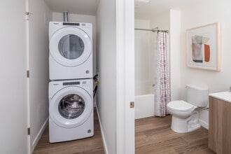 The Overland in Tigard, OR - Foto de edificio - Building Photo