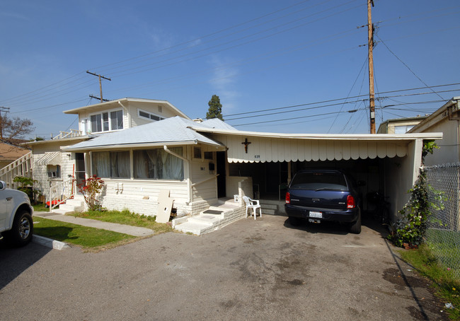 439-441 Vine St in Glendale, CA - Foto de edificio - Building Photo