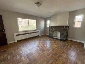 312.5 Lenox Ave-Unit -312.5 in Forest Hills, PA - Foto de edificio - Building Photo