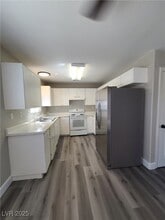 1960 Haiwee St in Pahrump, NV - Building Photo - Building Photo