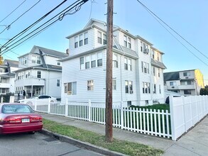 67 Tremont Ave, Unit 1 in Bridgeport, CT - Building Photo - Building Photo