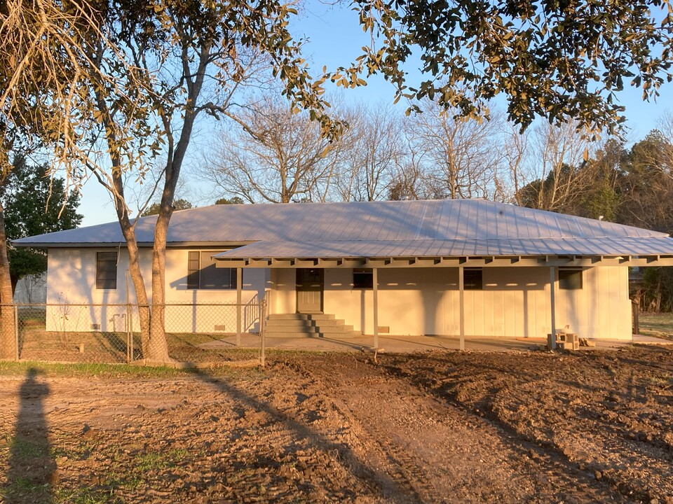 113 S 6th St in Opelousas, LA - Building Photo