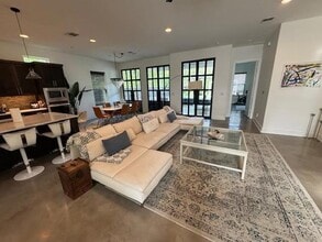 510 Krebs Ln in Austin, TX - Building Photo - Building Photo