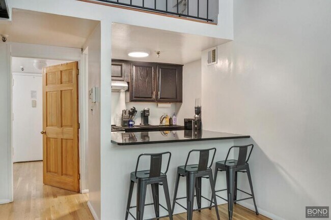 324 Pearl St in New York, NY - Building Photo - Building Photo