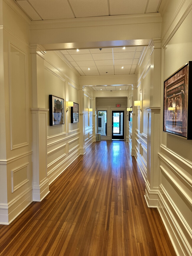 property at 9 W York St