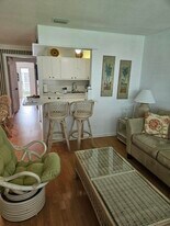 680 Horizon W in Boynton Beach, FL - Building Photo