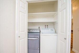 9582 Pettswood Dr in Huntington Beach, CA - Building Photo - Building Photo