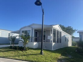 6974 41st Ave N in Riviera Beach, FL - Building Photo