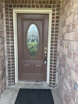 2002 Brook Ln in Kingsville, TX - Building Photo