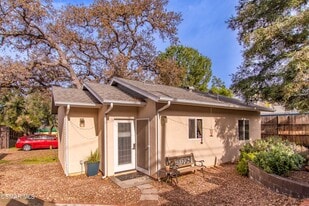 1226 Aster St in Simi Valley, CA - Building Photo