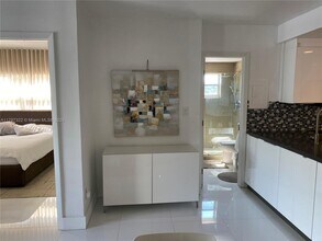 1540 Meridian Ave in Miami Beach, FL - Building Photo - Building Photo