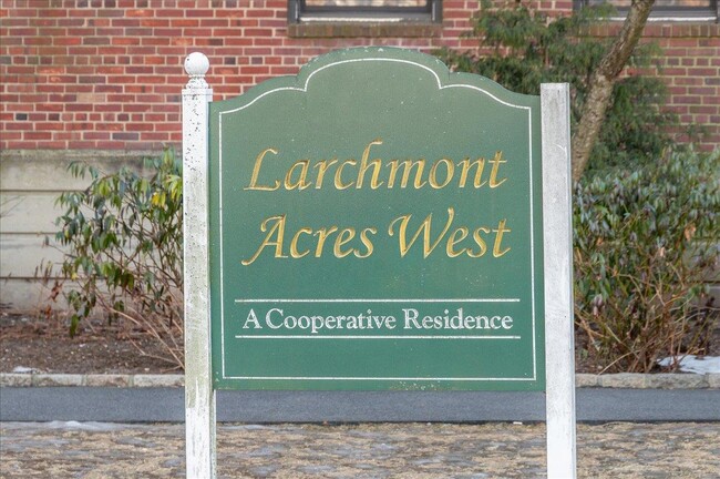 426 Larchmont Acres in Larchmont, NY - Building Photo - Building Photo