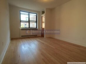 700 Fort Washington Ave-Unit -6G in New York, NY - Building Photo - Building Photo