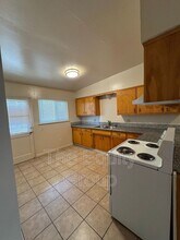 1140 W Tulare Ave in Visalia, CA - Building Photo - Building Photo