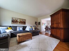 8502 Lakinhurst Ln in West Springfield, VA - Building Photo - Building Photo