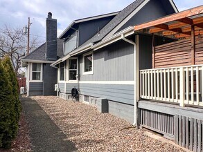 253 S 3rd St in Lebanon, OR - Building Photo - Building Photo