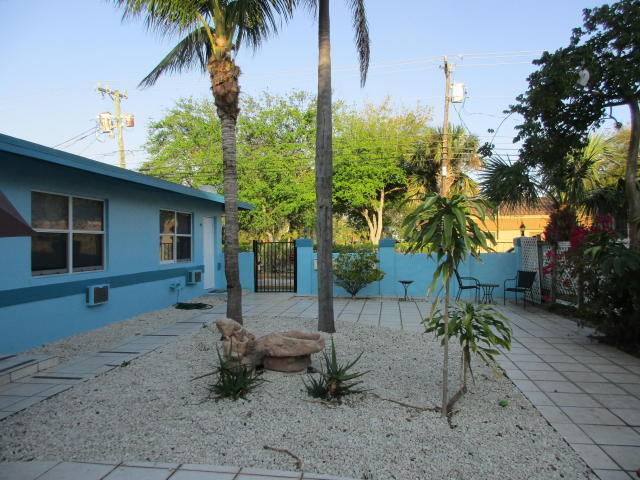 161 SE 5th Ave-Unit -Apt #1 in Delray Beach, FL - Building Photo - Building Photo